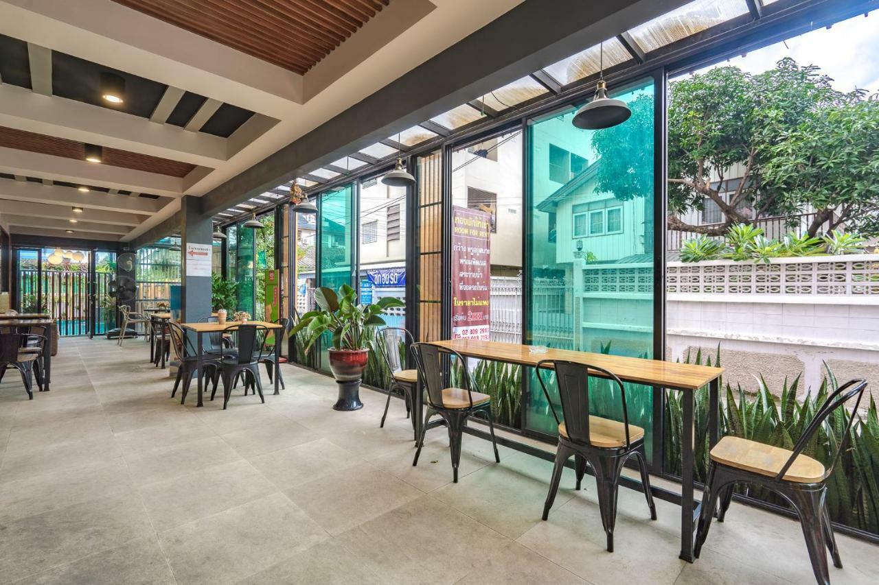 Penyos Service Apartment Bangkok Eksteriør bilde