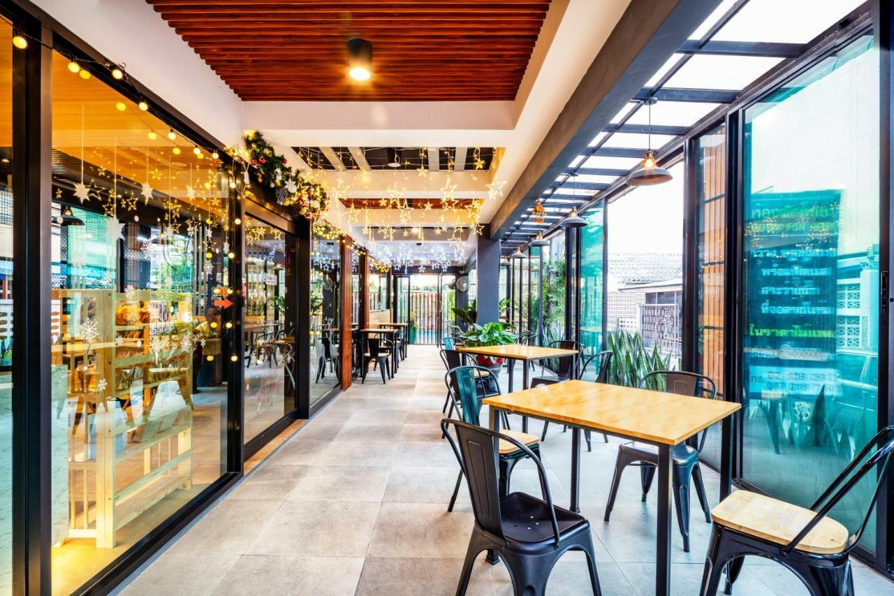 Penyos Service Apartment Bangkok Eksteriør bilde
